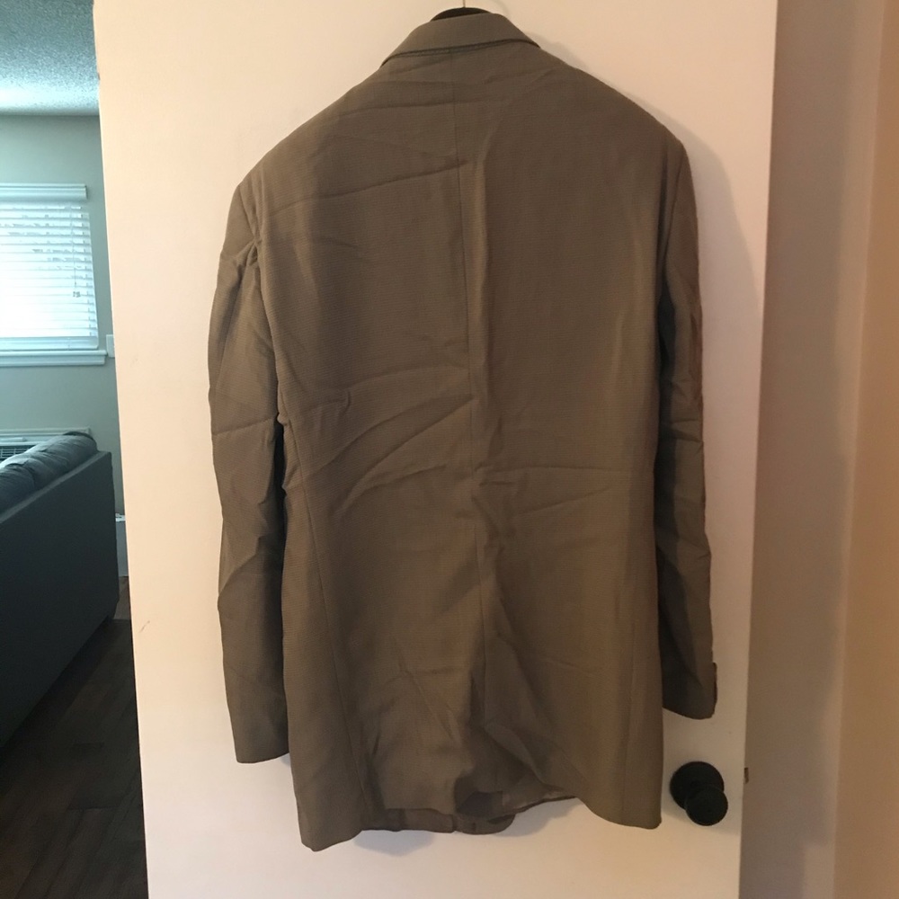 🔴 (2) Armani suits 🔴 - Picture 2 of 6
